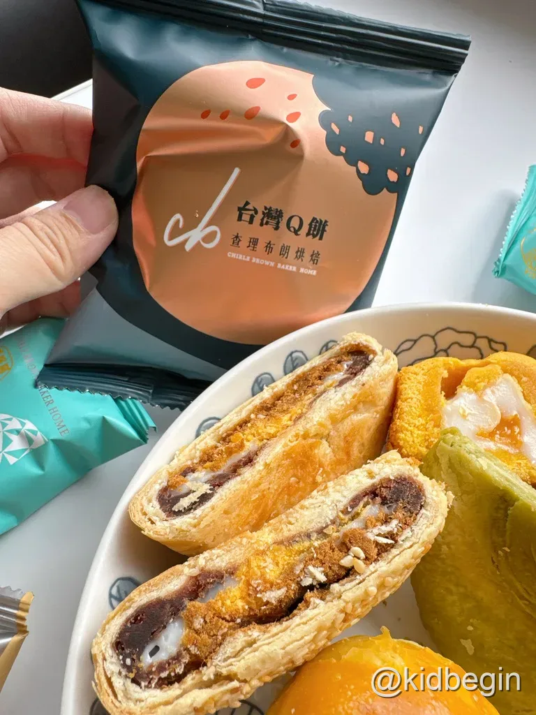 查理布朗台灣Q餅包裝與麻糬肉鬆切面
