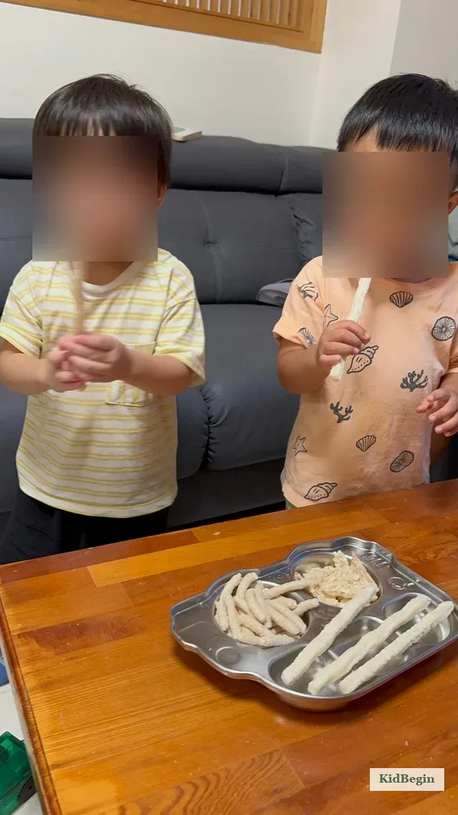孩子吃無調味大時候米果