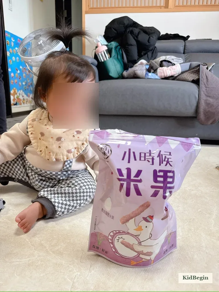 孩子拿著4M以上無調味小時候米果